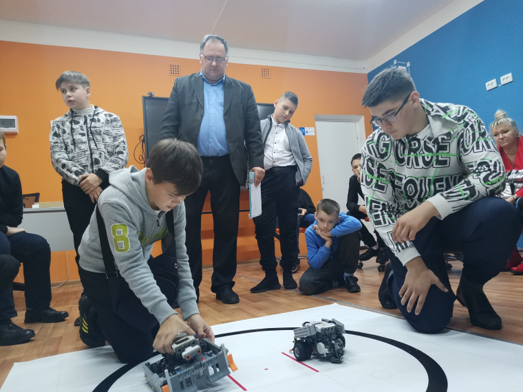 Собери своего робота, стань лучшим!.